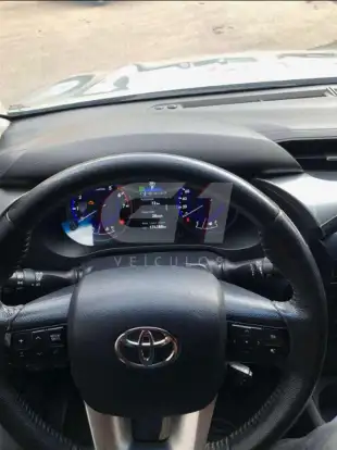 TOYOTA-HILUX-2018