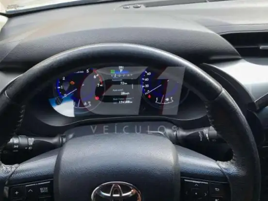 TOYOTA-HILUX-2.7 SRV 4X2 CD 16V FLEX 4P AUTOMÁTICO TOYOTA-HILUX-2018