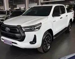 TOYOTA HILUX 2.8 D-4D TURBO DIESEL CD POWER PACK 4X4 MANUAL TOYOTA HILUX 2.8 D-4D TURBO DIESEL CD POWER PACK 4X4 MANUAL