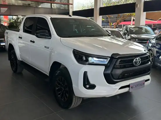 TOYOTA-HILUX-2021