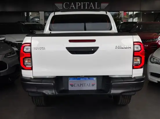 TOYOTA-HILUX-2021