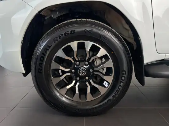 TOYOTA-HILUX-2.8 D-4D TURBO DIESEL CD POWER PACK 4X4 MANUAL TOYOTA-HILUX-2021