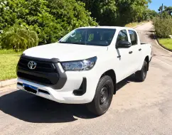 TOYOTA HILUX 2.8 D-4D TURBO DIESEL CD POWER PACK 4X4 MANUAL TOYOTA HILUX 2.8 D-4D TURBO DIESEL CD POWER PACK 4X4 MANUAL