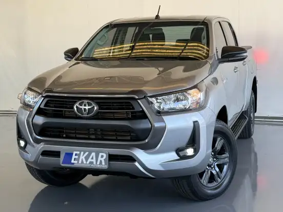 TOYOTA-HILUX-2.8 D-4D TURBO DIESEL CD SR 4X4 AUTOMÁTICO TOYOTA-HILUX-2024