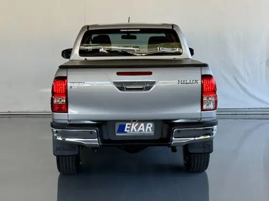 TOYOTA-HILUX-2024