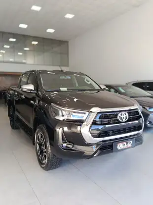 TOYOTA-HILUX-2.8 D-4D TURBO DIESEL CD SRV 4X4 AUTOMÁTICO TOYOTA-HILUX-2024