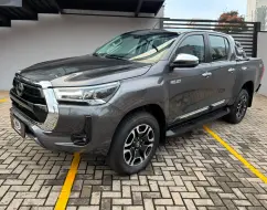 TOYOTA HILUX 2.8 D-4D TURBO DIESEL CD SRX 4X4 AUTOMÁTICO TOYOTA HILUX 2.8 D-4D TURBO DIESEL CD SRX 4X4 AUTOMÁTICO