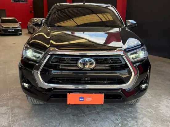 TOYOTA-HILUX-2.8 D-4D TURBO DIESEL CD SRX 4X4 AUTOMÁTICO TOYOTA-HILUX-2023