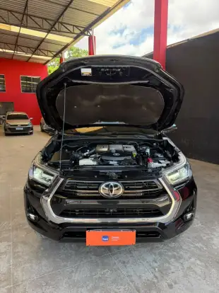 TOYOTA-HILUX-2023