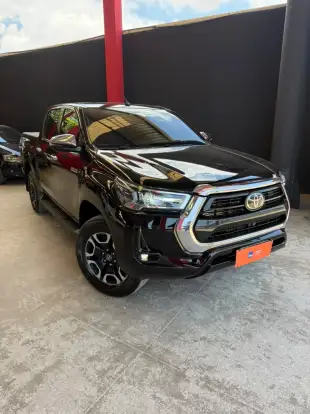 TOYOTA-HILUX-2023