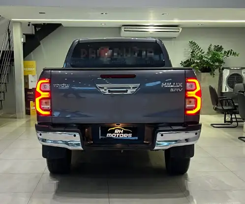 TOYOTA-HILUX-2.8 D-4D TURBO DIESEL CD SRX 4X4 AUTOMÁTICO TOYOTA-HILUX-2026