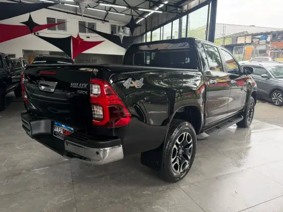 TOYOTA-HILUX-2.8 D-4D TURBO DIESEL CD SRX 4X4 AUTOMÁTICO TOYOTA-HILUX-2026