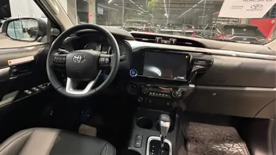 TOYOTA-HILUX-2.8 D-4D TURBO DIESEL CD SRX 4X4 AUTOMÁTICO TOYOTA-HILUX-2026