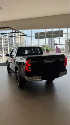 TOYOTA-HILUX-2.8 D-4D TURBO DIESEL CD SRX 4X4 AUTOMÁTICO TOYOTA-HILUX-2026