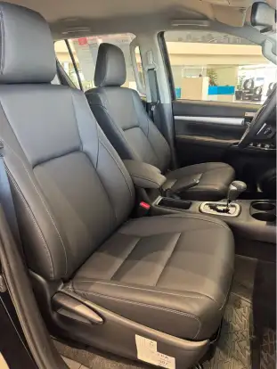 TOYOTA-HILUX-2.8 D-4D TURBO DIESEL CD SRX 4X4 AUTOMÁTICO TOYOTA-HILUX-2026
