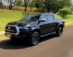 TOYOTA HILUX 2.8 D-4D TURBO DIESEL CD SRX PLUS 4X4 AUTOMÁTICO TOYOTA HILUX 2.8 D-4D TURBO DIESEL CD SRX PLUS 4X4 AUTOMÁTICO