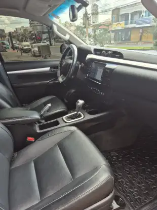 TOYOTA-HILUX-2019