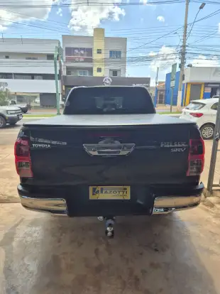 TOYOTA-HILUX-2019