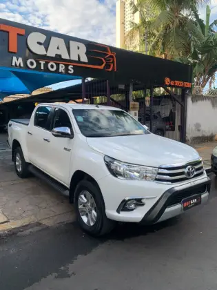 TOYOTA HILUX 2.8 SRV 4X4 CD 16V DIESEL 4P AUTOMÁTICO