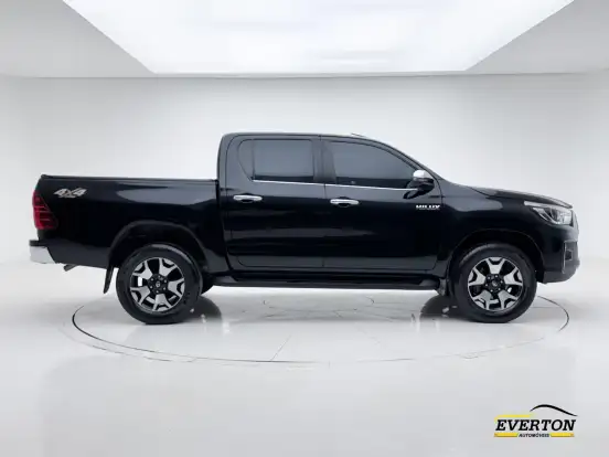 TOYOTA-HILUX-2020