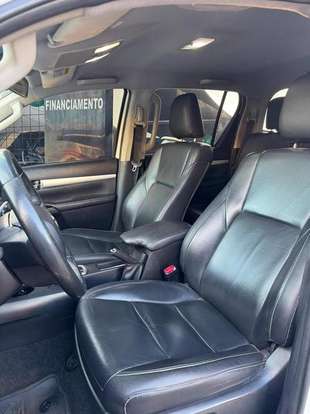 TOYOTA-HILUX-2017