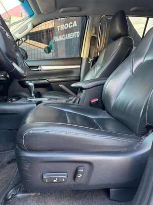 TOYOTA-HILUX-2017