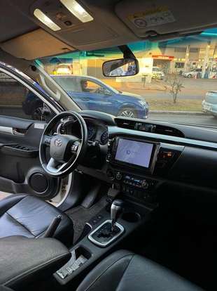 TOYOTA-HILUX-2.7 SR 4X2 CD 16V FLEX 4P AUTOMÁTICO TOYOTA-HILUX-2017