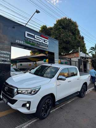 TOYOTA-HILUX-2.7 SR 4X2 CD 16V FLEX 4P AUTOMÁTICO TOYOTA-HILUX-2017