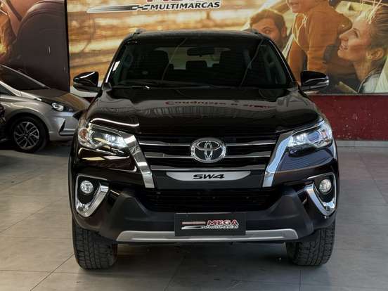 TOYOTA-HILUX-2.7 SRV 4X2 CD 16V FLEX 4P AUTOMÁTICO TOYOTA-HILUX-2017