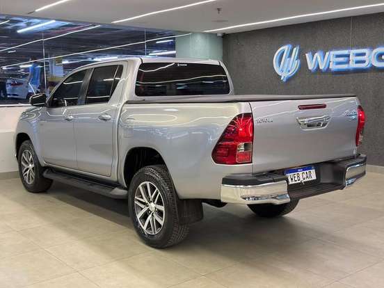 TOYOTA-HILUX-2020