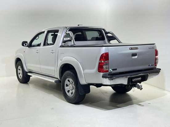 TOYOTA-HILUX-2014