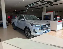 TOYOTA HILUX 2.8 D-4D TURBO DIESEL CD POWER PACK 4X4 AUTOMÁTICO TOYOTA HILUX 2.8 D-4D TURBO DIESEL CD POWER PACK 4X4 AUTOMÁTICO