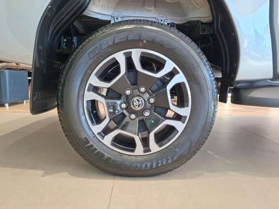 TOYOTA-HILUX-2026