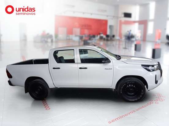 TOYOTA-HILUX-2.8 D-4D TURBO DIESEL CD POWER PACK 4X4 MANUAL TOYOTA-HILUX-2023