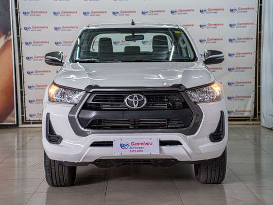 TOYOTA-HILUX-2023