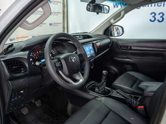 TOYOTA-HILUX-2.8 D-4D TURBO DIESEL CD POWER PACK 4X4 MANUAL TOYOTA-HILUX-2023