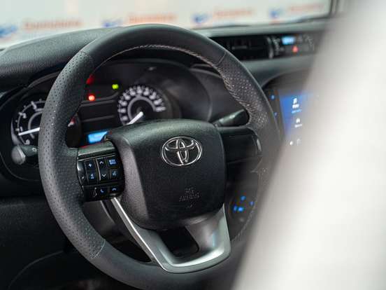 TOYOTA-HILUX-2.8 D-4D TURBO DIESEL CD POWER PACK 4X4 MANUAL TOYOTA-HILUX-2023