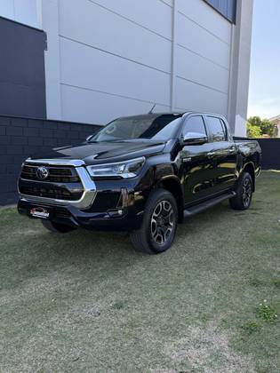 TOYOTA HILUX 2.8 D-4D TURBO DIESEL CD POWER PACK 4X4 MANUAL