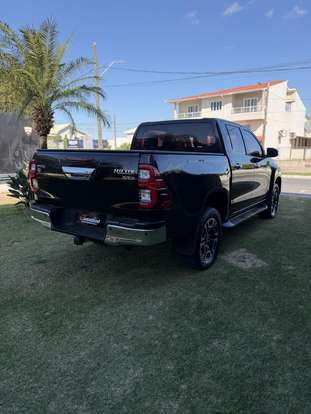 TOYOTA-HILUX-2022