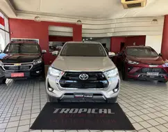 TOYOTA HILUX 2.8 D-4D TURBO DIESEL CD SR 4X4 AUTOMÁTICO TOYOTA HILUX 2.8 D-4D TURBO DIESEL CD SR 4X4 AUTOMÁTICO