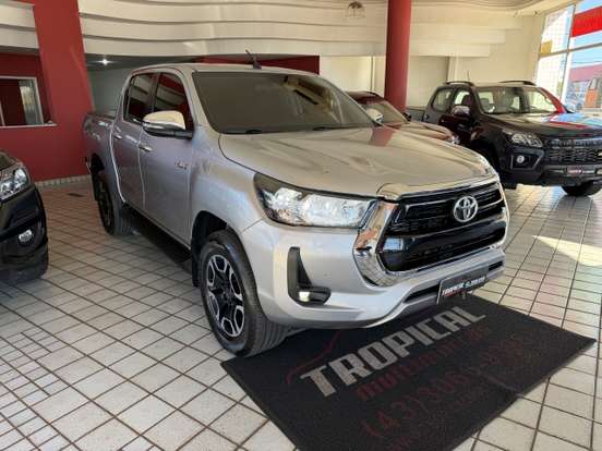 TOYOTA-HILUX-2023