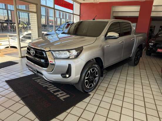 TOYOTA-HILUX-2023
