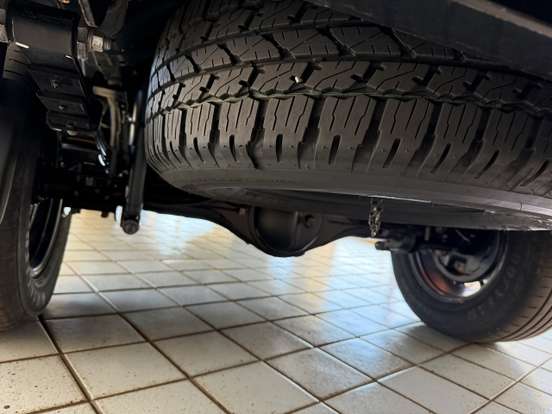 TOYOTA-HILUX-2.8 D-4D TURBO DIESEL CD SR 4X4 AUTOMÁTICO TOYOTA-HILUX-2023