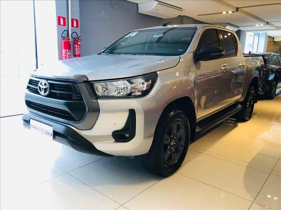 TOYOTA-HILUX-2025