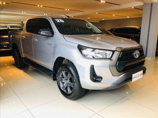 TOYOTA-HILUX-2.8 D-4D TURBO DIESEL CD SR 4X4 AUTOMÁTICO TOYOTA-HILUX-2025