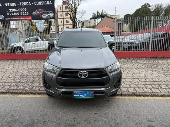 TOYOTA HILUX 2.8 D-4D TURBO DIESEL CD SR 4X4 AUTOMÁTICO