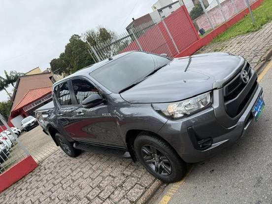 TOYOTA-HILUX-2.8 D-4D TURBO DIESEL CD SR 4X4 AUTOMÁTICO TOYOTA-HILUX-2025