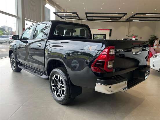 TOYOTA-HILUX-2.8 D-4D TURBO DIESEL CD SRV 4X4 AUTOMÁTICO TOYOTA-HILUX-2026