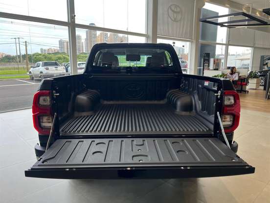 TOYOTA-HILUX-2.8 D-4D TURBO DIESEL CD SRV 4X4 AUTOMÁTICO TOYOTA-HILUX-2026