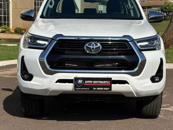 TOYOTA-HILUX-2.8 D-4D TURBO DIESEL CD SRV 4X4 AUTOMÁTICO TOYOTA-HILUX-2024